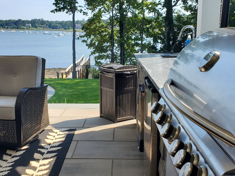 techo-bloc blu grande pavers and outdoor kitchen